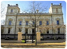 THE WORLDS MOST EXPENSIVE MANSION IN LONDON WAS PURCHASED FOR 117 MILLION POUNDS