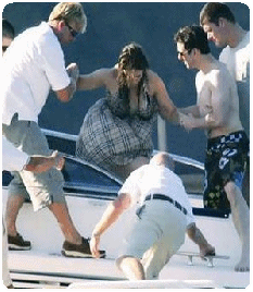 IBIZA TOM CRUISE ON YACHT WITH KATIE IN IBIZA