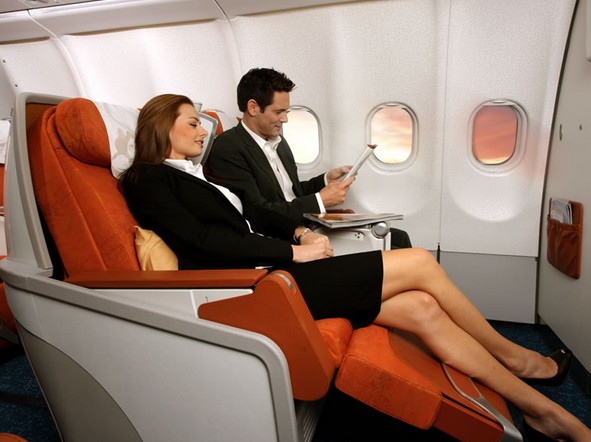 HOW TO GET AN AIRLINE UPGRADE FIRST CLASS BUSINESS CLASS UPGRADE SECRETS TIPS